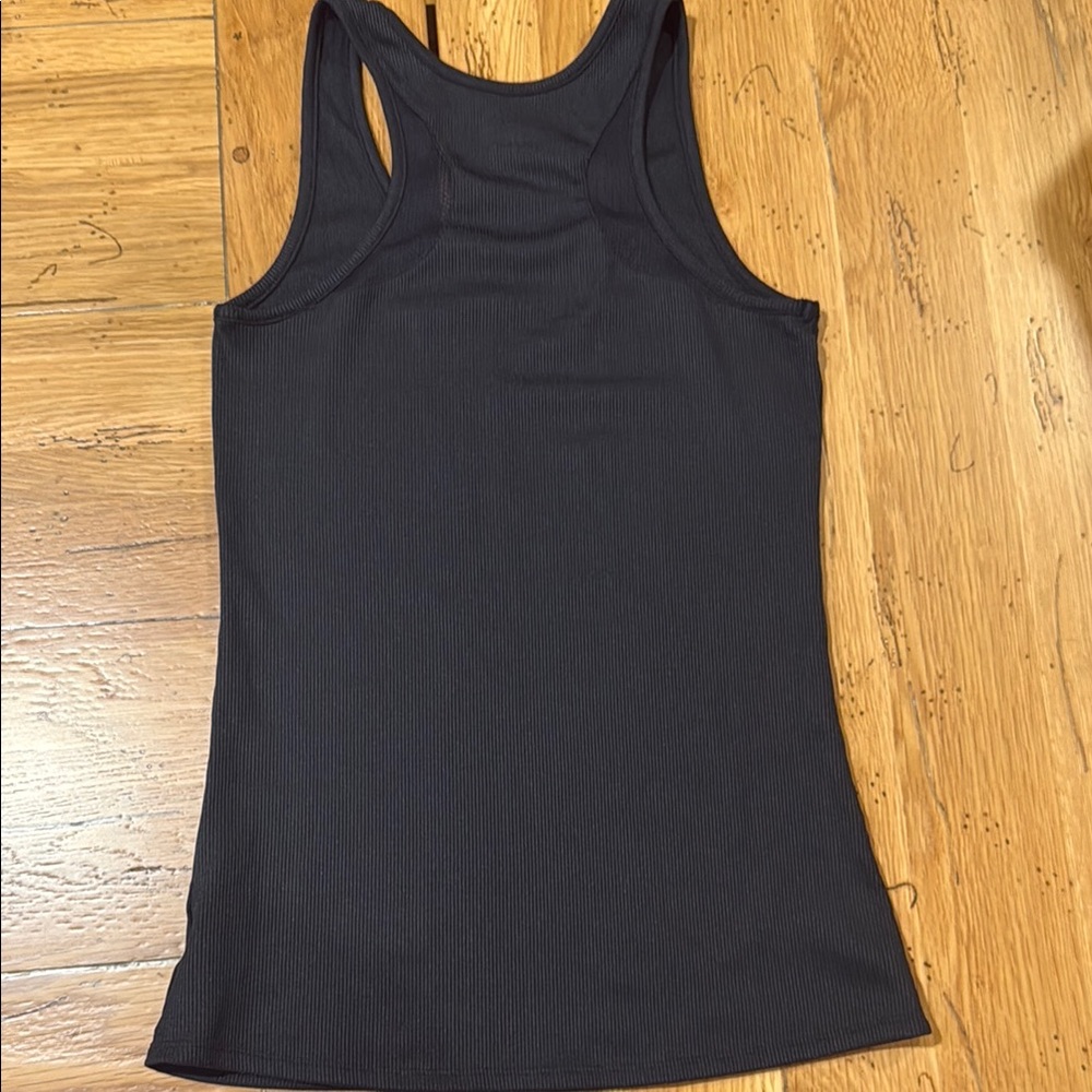 LAST ONE Under Armour Women’s HeatGear Tank Top - Picture 4 of 6